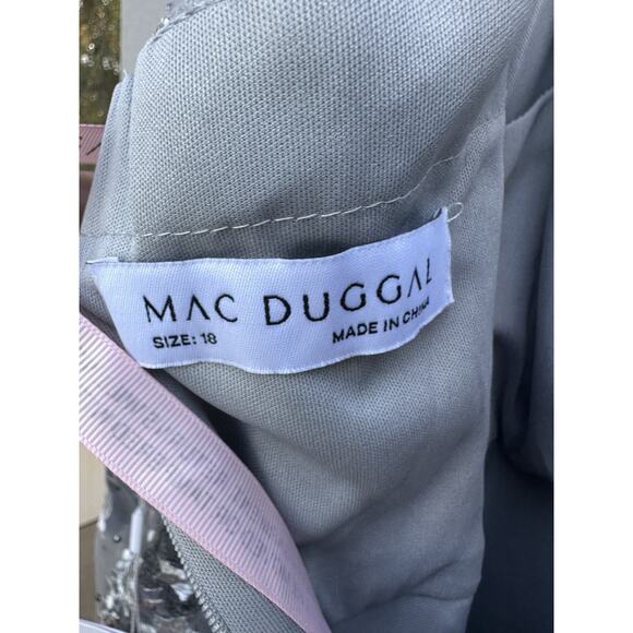 Mac Duggal Platinum Gray Sequin Floral Embroidered Long Sleeve Gown Sz 18 Formal - Picture 9 of 15